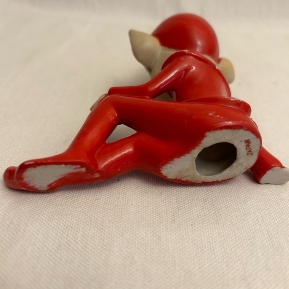 Vintage Christmas Elf in Red Ceramic. 1950s Pixie Elf in red suit, pointy ears. - Picture 5 of 9